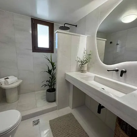 Elia Ii Apartamento Mélanes